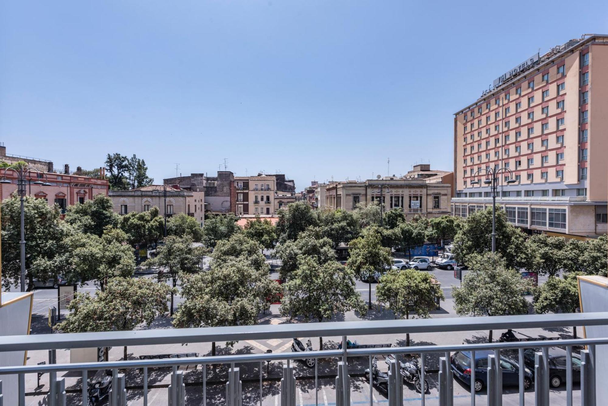 Ferrini Home - Suites Catania Ngoại thất bức ảnh